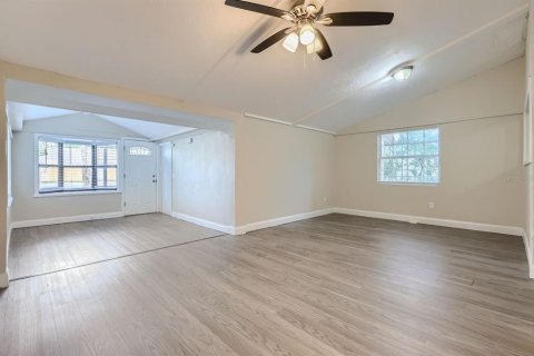 Villa ou maison à vendre à DeLand, Floride: 4 chambres, 151.99 m2 № 2437143 - photo 11