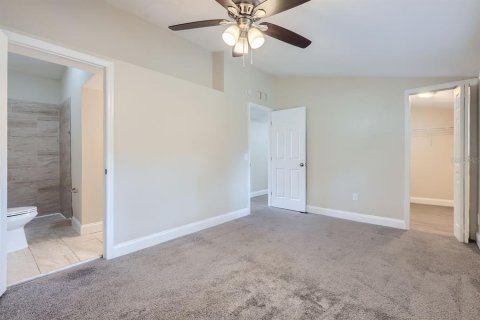 Villa ou maison à vendre à DeLand, Floride: 4 chambres, 151.99 m2 № 2437143 - photo 12