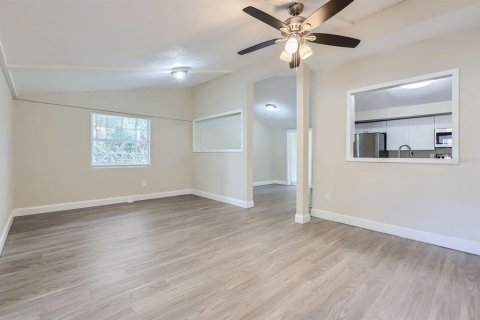 Villa ou maison à vendre à DeLand, Floride: 4 chambres, 151.99 m2 № 2437143 - photo 10