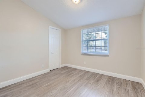 Villa ou maison à vendre à DeLand, Floride: 4 chambres, 151.99 m2 № 2437143 - photo 16