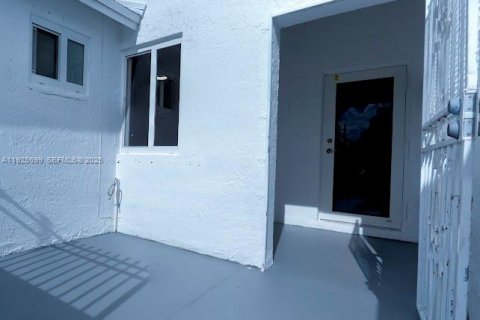 Appartement à louer à Miami, Floride: 1 chambre № 1984086 - photo 2