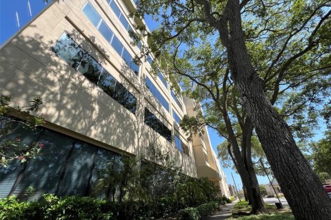 Immobilier commercial à Clearwater, Floride 4607.21 m2 № 2330581