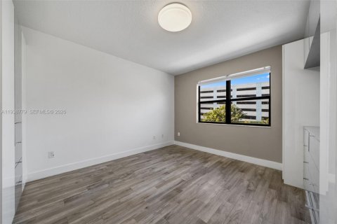 Купить таунхаус в Дорал, Флорида 4 спальни, 187.66м2, № 1996940 - фото 18