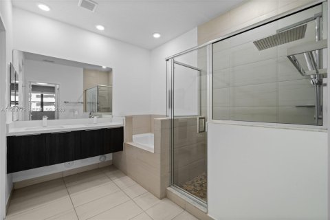 Купить таунхаус в Дорал, Флорида 4 спальни, 187.66м2, № 1996940 - фото 21