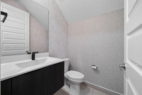 Купить таунхаус в Дорал, Флорида 4 спальни, 187.66м2, № 1996940 - фото 3