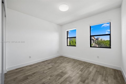 Купить таунхаус в Дорал, Флорида 4 спальни, 187.66м2, № 1996940 - фото 25