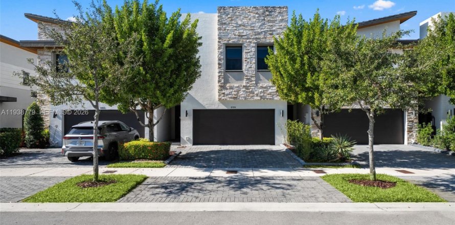 Таунхаус в Дорал, Флорида 4 спальни, 187.66м2 № 1996940