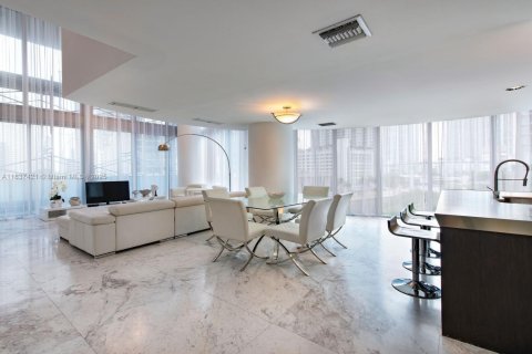 Condominio en venta en Miami, Florida, 2 dormitorios, 157.38 m2 № 1888797 - foto 12