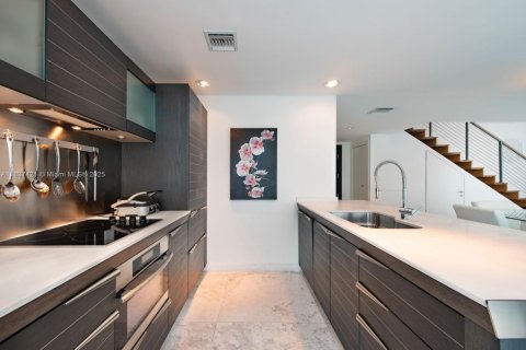 Condominio en venta en Miami, Florida, 2 dormitorios, 157.38 m2 № 1888797 - foto 9