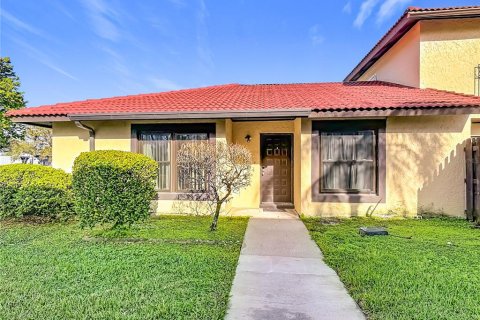 Townhouse in Kissimmee, Florida 2 bedrooms, 96.43 sq.m. № 2364438