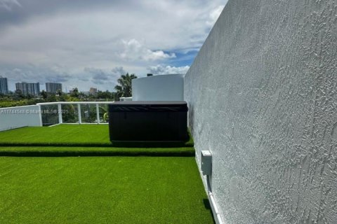 Touwnhouse à louer à Miami Beach, Floride: 3 chambres, 210.42 m2 № 1940780 - photo 2