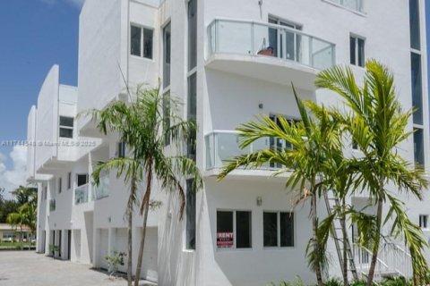 Touwnhouse à louer à Miami Beach, Floride: 3 chambres, 210.42 m2 № 1940780 - photo 4