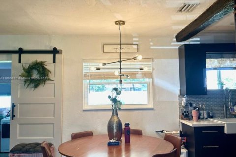 Casa en venta en Hialeah, Florida, 4 dormitorios, 104.24 m2 № 1941501 - foto 19