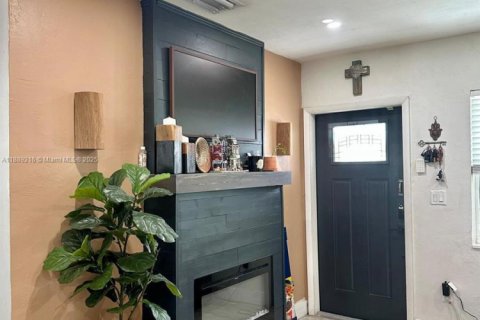 Casa en venta en Hialeah, Florida, 4 dormitorios, 104.24 m2 № 1941501 - foto 15