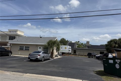 Commercial property in Clearwater, Florida 65.4 sq.m. № 2133414 - photo 2