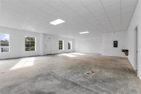 Immobilier commercial à louer à Port Charlotte, Floride № 2415467 - photo 10