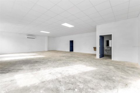 Immobilier commercial à louer à Port Charlotte, Floride № 2415467 - photo 25