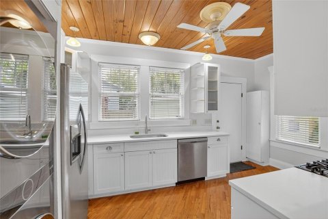 House in Tampa, Florida 2 bedrooms, 112.6 sq.m. № 1886781 - photo 30