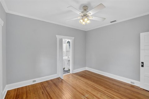 House in Tampa, Florida 2 bedrooms, 112.6 sq.m. № 1886781 - photo 11