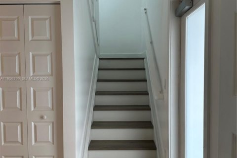 Снять в аренду кондоминиум в Дорал, Флорида 3 спальни, 132.94м2, № 2020770 - фото 7