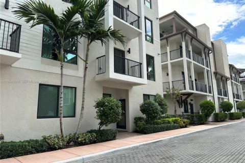 Кондоминиум с 3 спальнями в Дорал, Флорида № 2020770