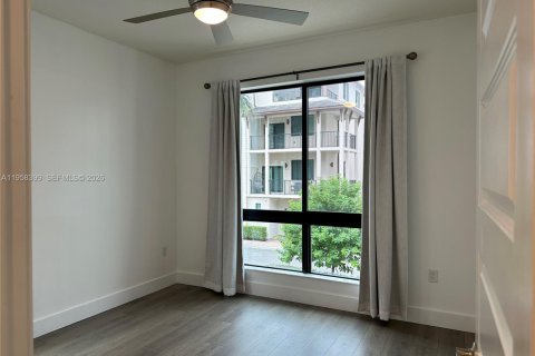 Снять в аренду кондоминиум в Дорал, Флорида 3 спальни, 132.94м2, № 2020770 - фото 13