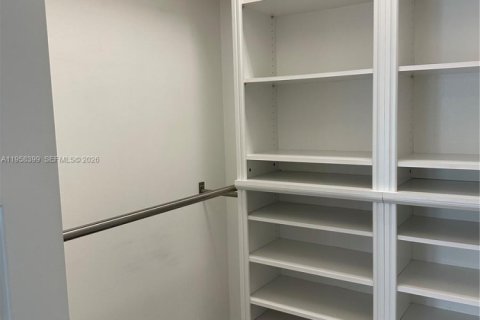 Снять в аренду кондоминиум в Дорал, Флорида 3 спальни, 132.94м2, № 2020770 - фото 20