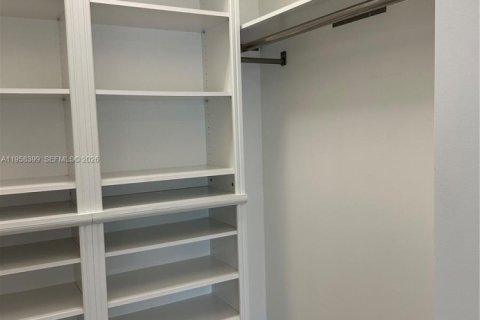 Снять в аренду кондоминиум в Дорал, Флорида 3 спальни, 132.94м2, № 2020770 - фото 21