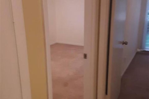 Condo in Largo, Florida, 2 bedrooms  № 2216680 - photo 14
