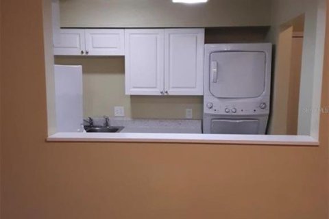 Condo in Largo, Florida, 2 bedrooms  № 2216680 - photo 7