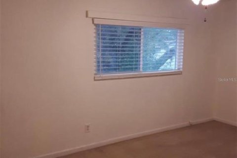 Condo in Largo, Florida, 2 bedrooms  № 2216680 - photo 11
