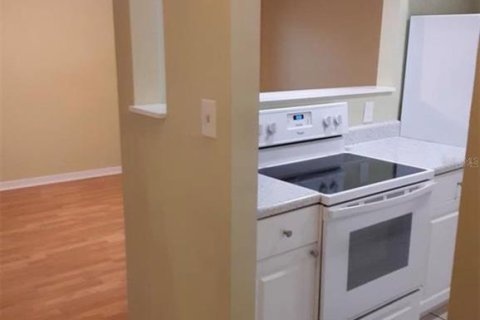 Condo in Largo, Florida, 2 bedrooms  № 2216680 - photo 5