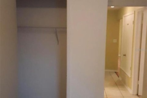 Condo in Largo, Florida, 2 bedrooms  № 2216680 - photo 17