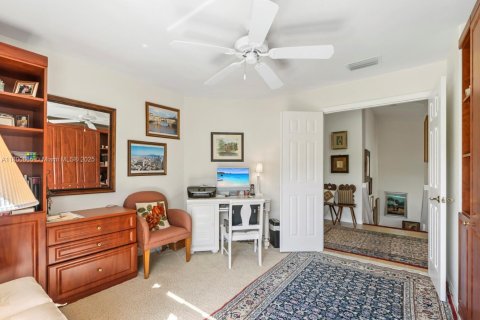Condo in Naples, Florida, 2 bedrooms  № 1682698 - photo 14