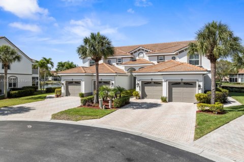 Condo in Naples, Florida, 2 bedrooms  № 1682698 - photo 6