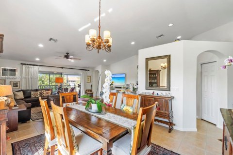 Condo in Naples, Florida, 2 bedrooms  № 1682698 - photo 20