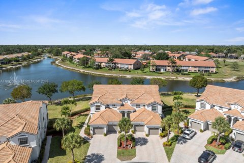 Condo in Naples, Florida, 2 bedrooms  № 1682698 - photo 2