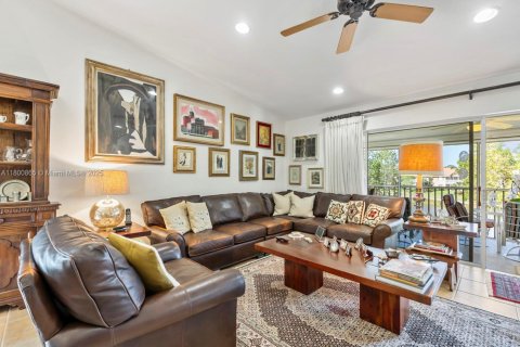 Condo in Naples, Florida, 2 bedrooms  № 1682698 - photo 23