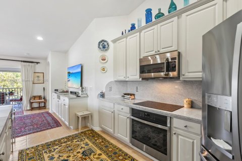Condo in Naples, Florida, 2 bedrooms  № 1682698 - photo 28