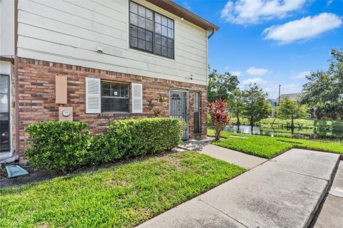 Townhouse in Tampa, Florida 2 bedrooms, 115.2 sq.m. № 1795787 - photo 5