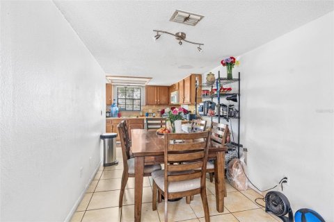 Townhouse in Tampa, Florida 2 bedrooms, 115.2 sq.m. № 1795787 - photo 13