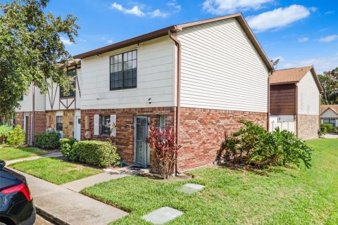 Townhouse in Tampa, Florida 2 bedrooms, 115.2 sq.m. № 1795787 - photo 1