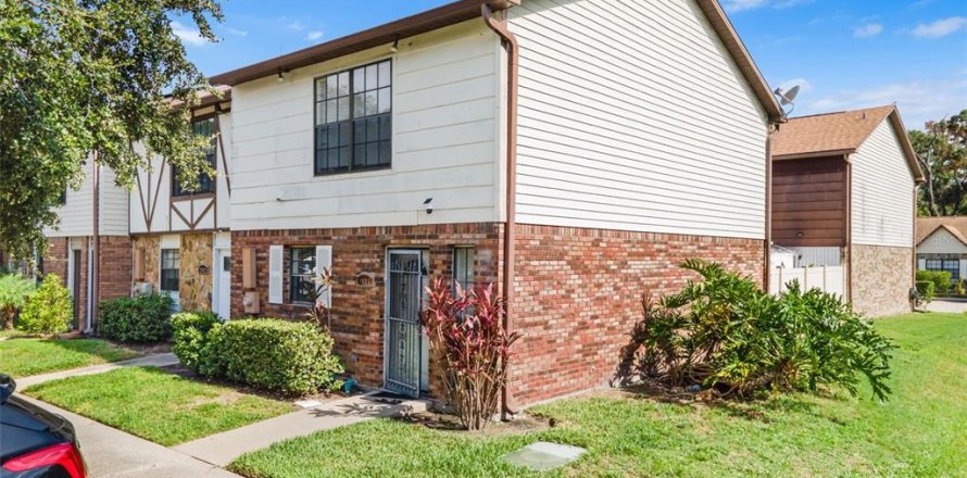 Townhouse in Tampa, Florida 2 bedrooms, 115.2 sq.m. № 1795787