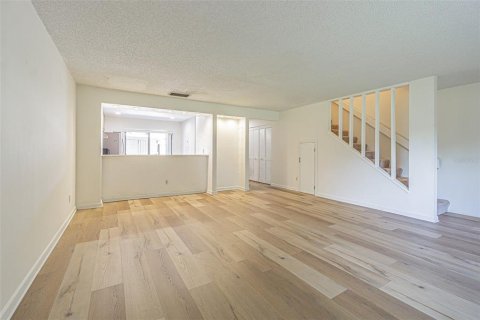 Adosado en venta en Temple Terrace, Florida, 3 dormitorios, 142.88 m2 № 1895121 - foto 6