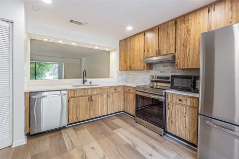 Adosado en venta en Temple Terrace, Florida, 3 dormitorios, 142.88 m2 № 1895121 - foto 5