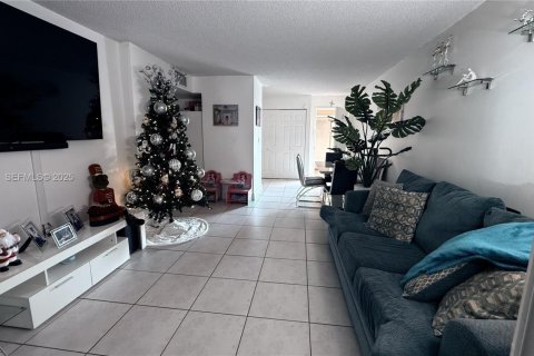 Снять в аренду кондоминиум в Майами, Флорида 1 спальня, 63.17м2, № 1990676 - фото 10