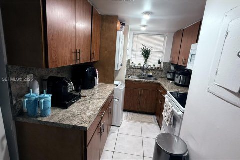 Снять в аренду кондоминиум в Майами, Флорида 1 спальня, 63.17м2, № 1990676 - фото 18