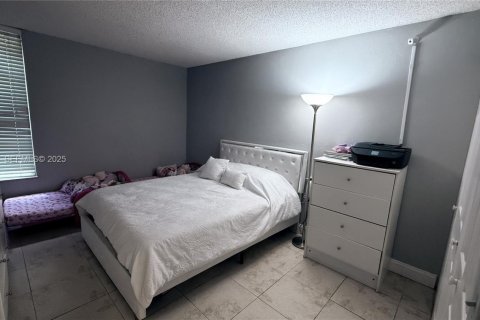 Снять в аренду кондоминиум в Майами, Флорида 1 спальня, 63.17м2, № 1990676 - фото 30