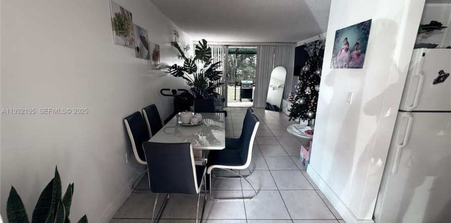 Кондоминиум с 1 спальней в Майами, Флорида № 1990676