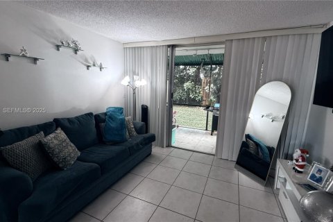 Снять в аренду кондоминиум в Майами, Флорида 1 спальня, 63.17м2, № 1990676 - фото 4